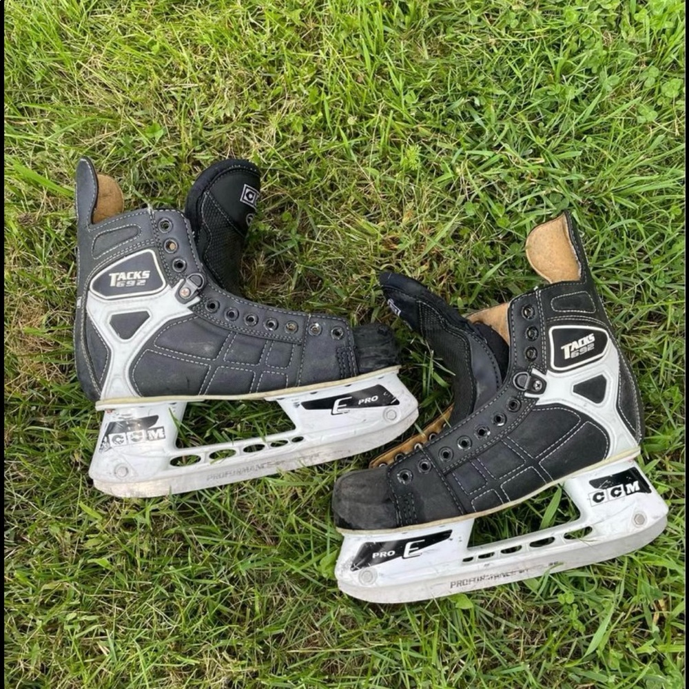 CCM 692 Tack Junior Ice Hockey Skates Boys Size 6.5